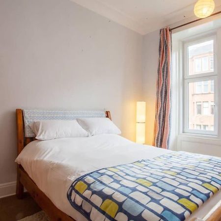 Modern, Light-Filled And Sleek West End Apartment Glasgow Esterno foto